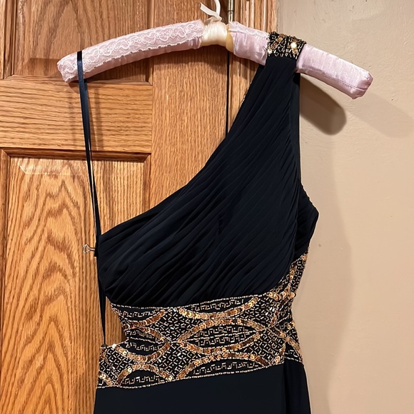 Prom dress - Picture 4 of 8